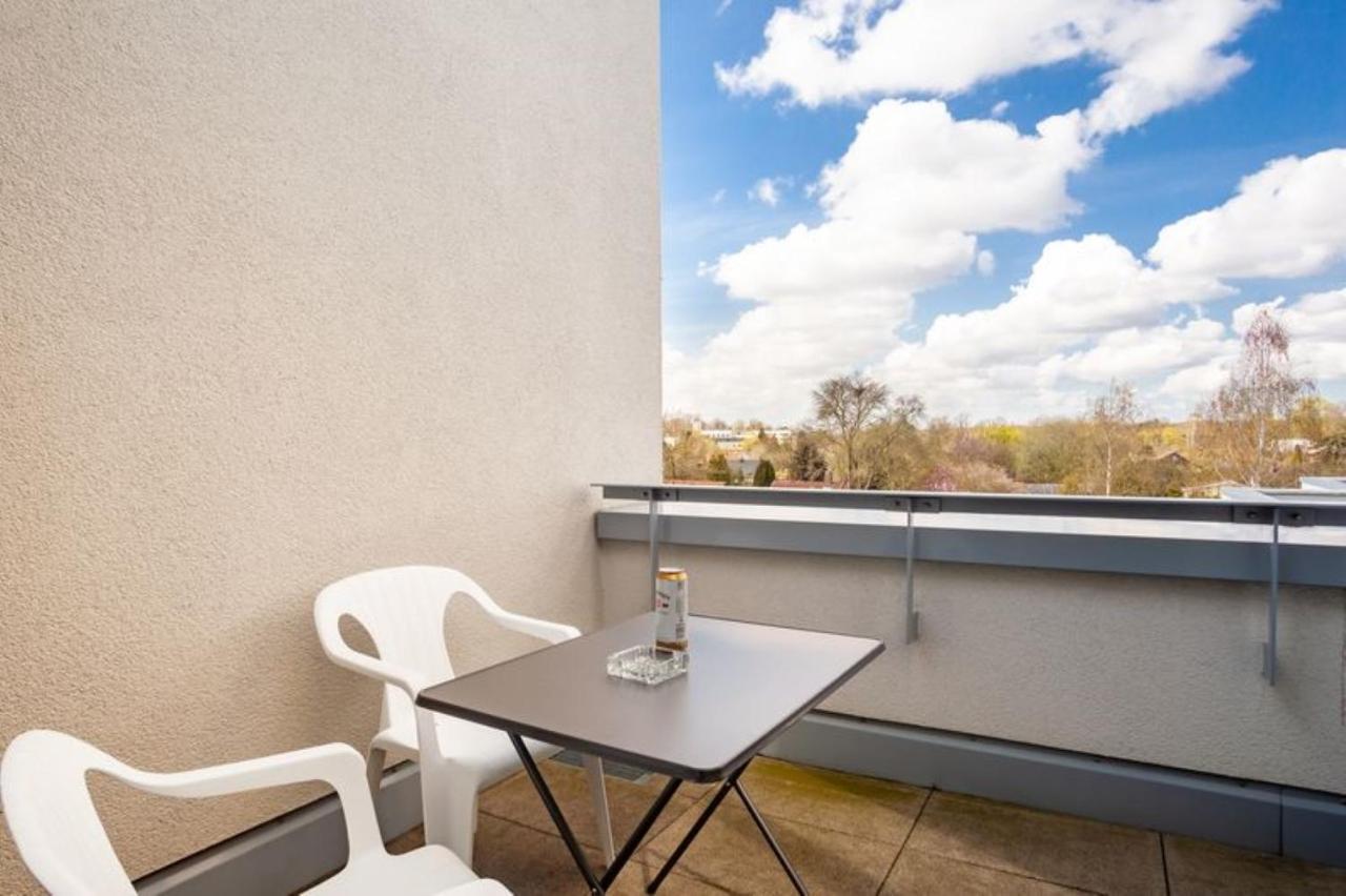 Beautiful Room With Balcony Direction To Messe ハノーファー エクステリア 写真