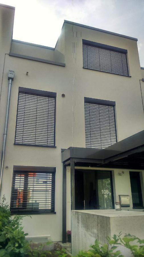 Beautiful Room With Balcony Direction To Messe ハノーファー エクステリア 写真