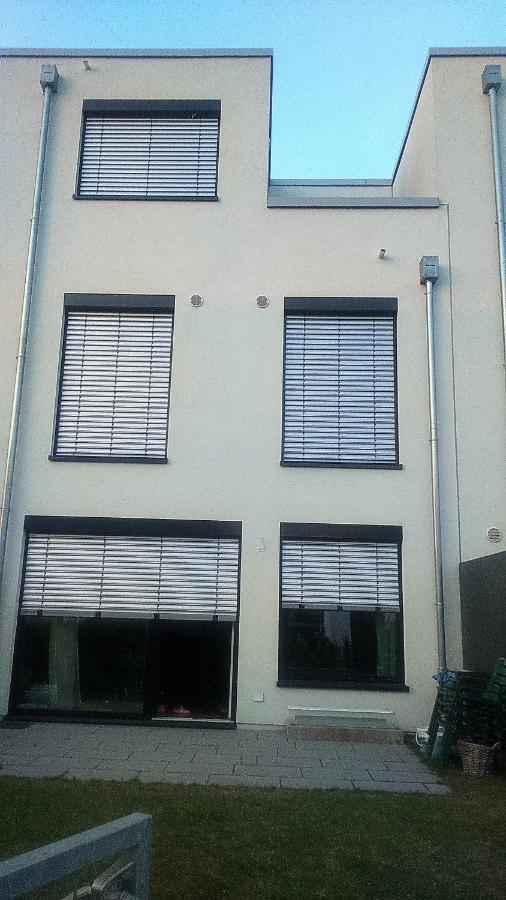 Beautiful Room With Balcony Direction To Messe ハノーファー エクステリア 写真