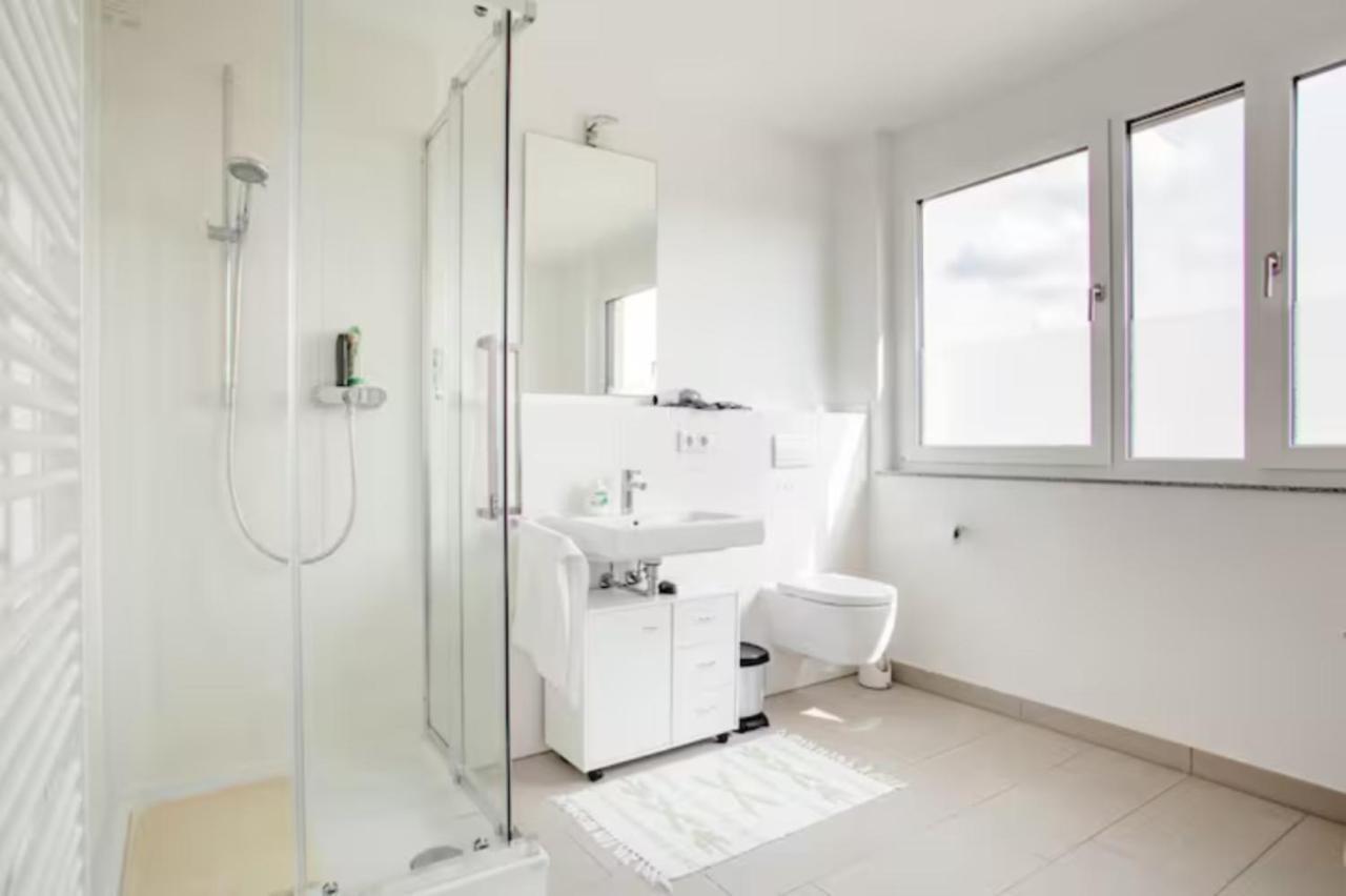 Beautiful Room With Balcony Direction To Messe ハノーファー エクステリア 写真